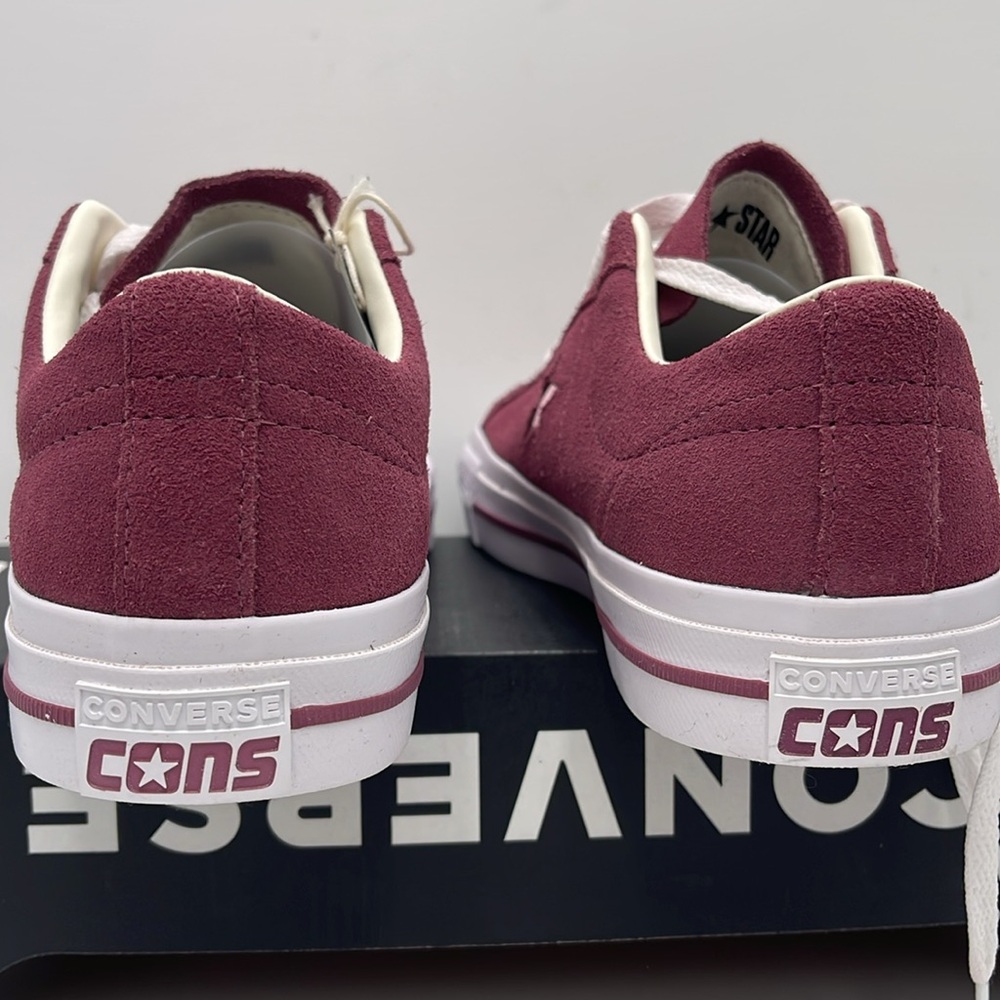 Converse Men’s Burgundy Sneakers with Star Detail
A11099C
ONE STAR PRO OX GREY/ - Picture 12 of 16